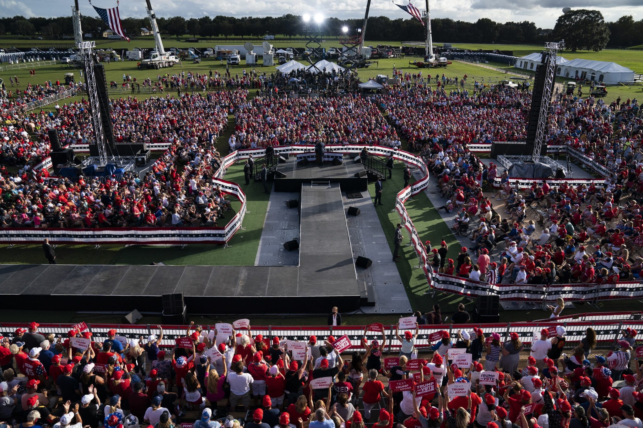 Αμερικανικές εκλογές: Μάχη Τραμπ-Μπάιντεν με αντικείμενο την πανδημία