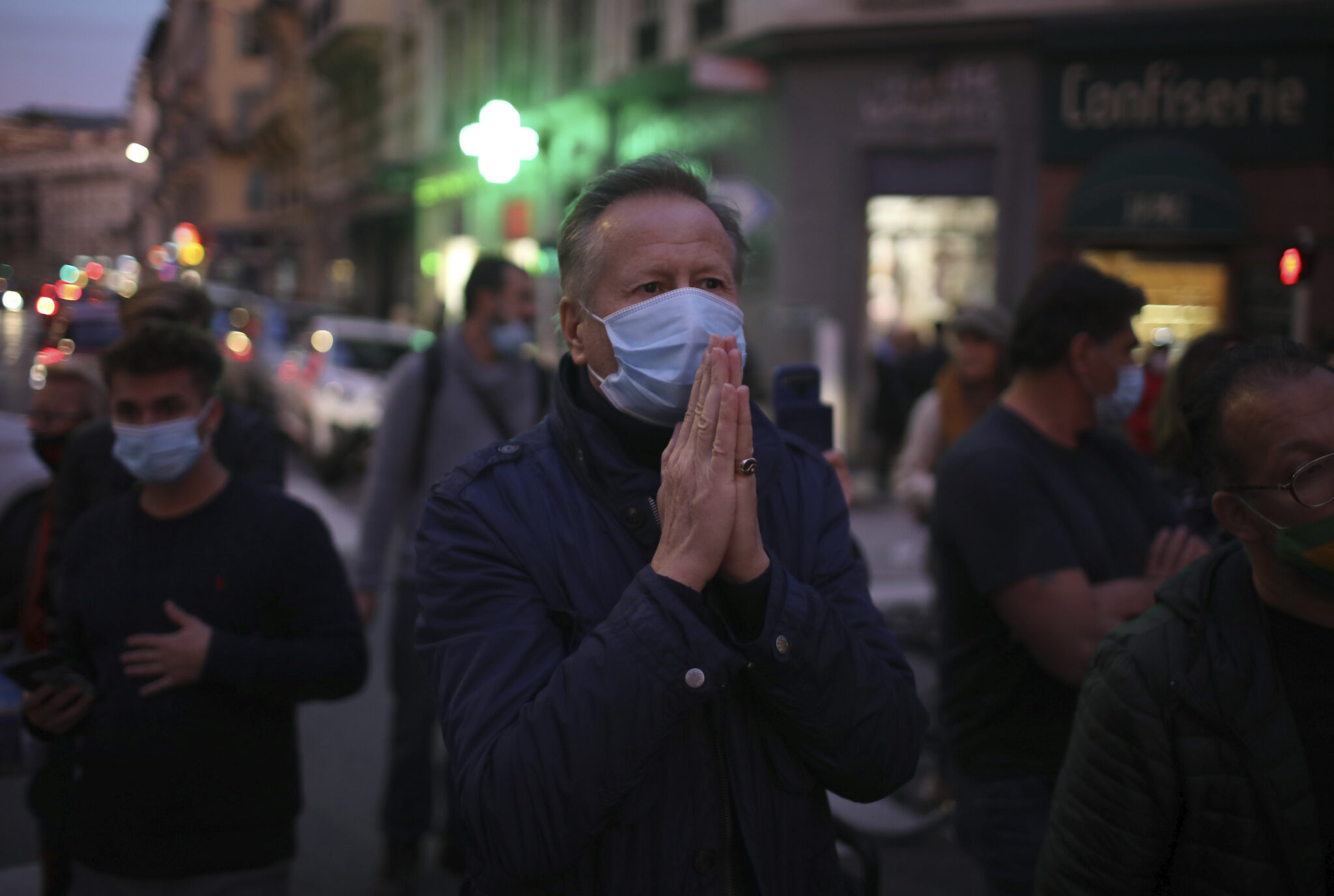 Σκηνές τρόμου στη Νίκαια: Τρεις νεκροί από μαχαίρι Ισλαμιστή τρομοκράτη ΒΙΝΤΕΟ