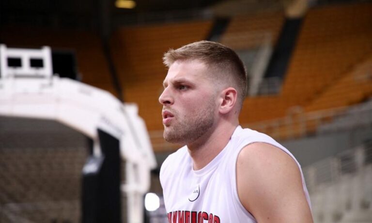 Χαραλαμπόπουλος αντί Λαρεντζάκη στην αποστολή ο Ολυμπιακός