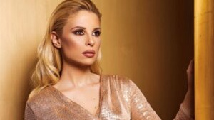 H Χριστιάνα Αριστοτέλους "ξεκαθαρίζει" για την βόλτα της χωρίς μάσκα (VID)