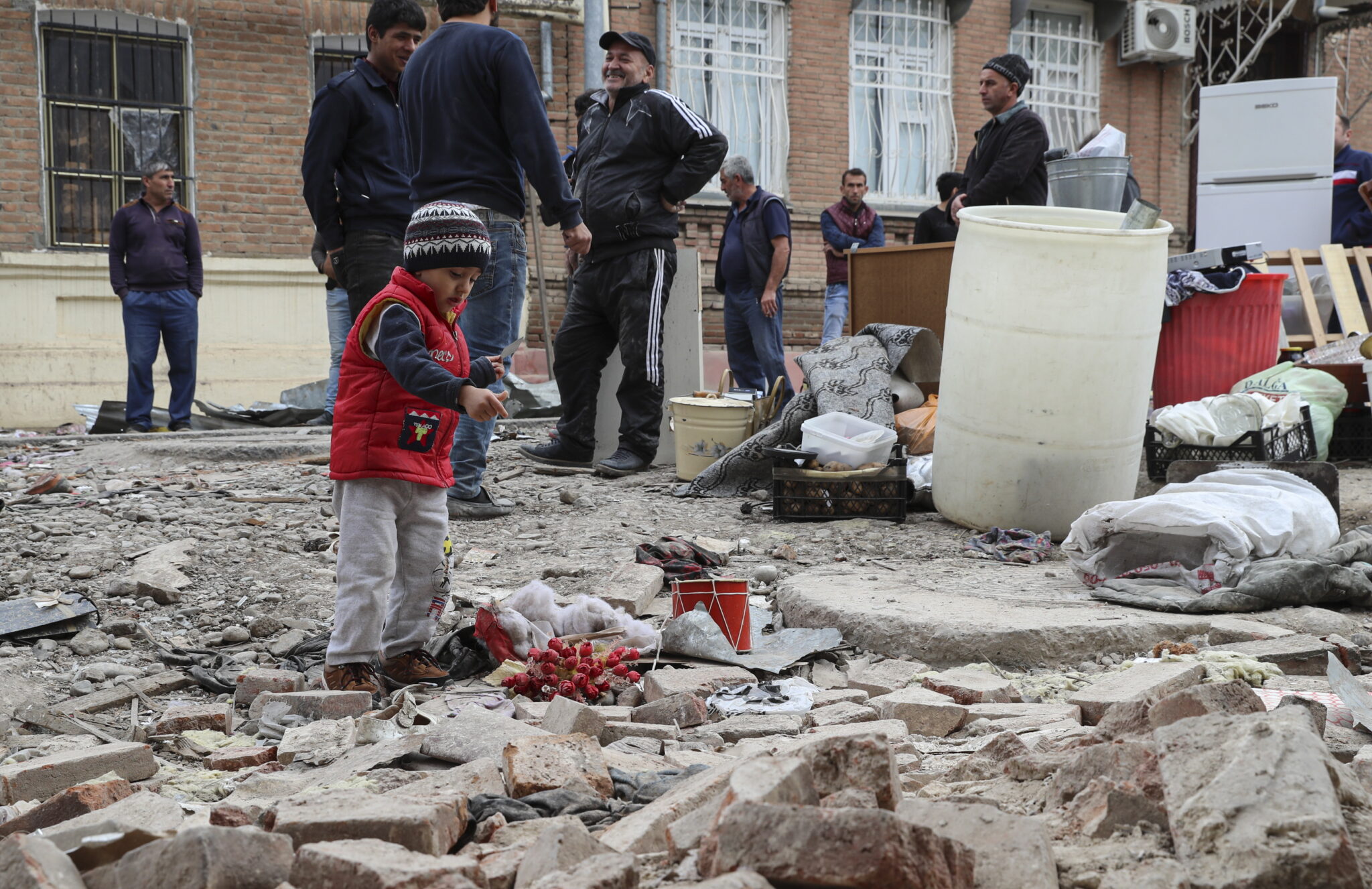Βαμμένος με αίμα ο Καύκασος από τις σφοδρές μάχες στο Ναγκόρνο-Καραμπάχ
