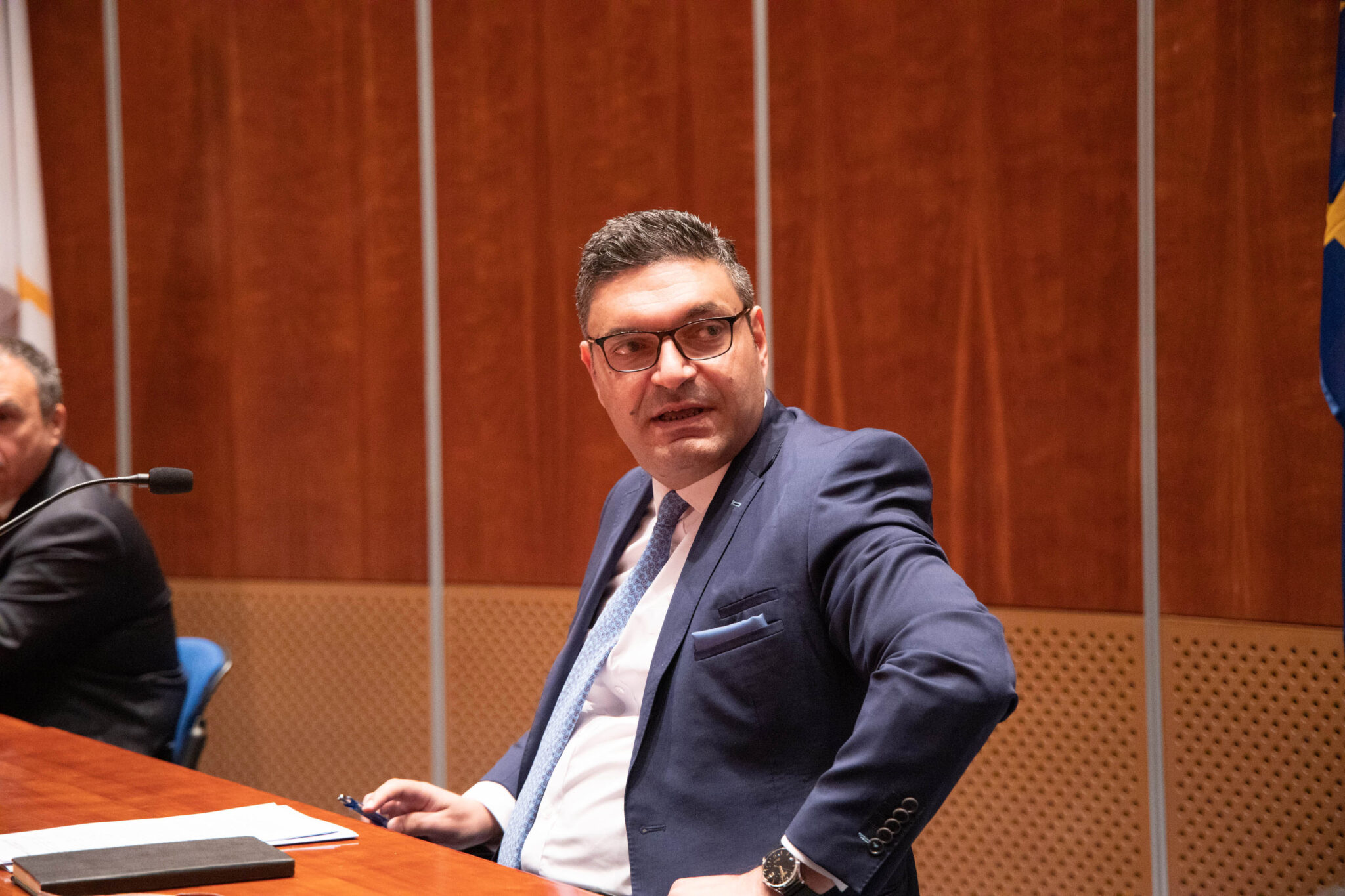 Δραμματική έκκληση Πετρίδη προς τη Βουλή για ψήφιση του κρατικού προϋπολογισμού