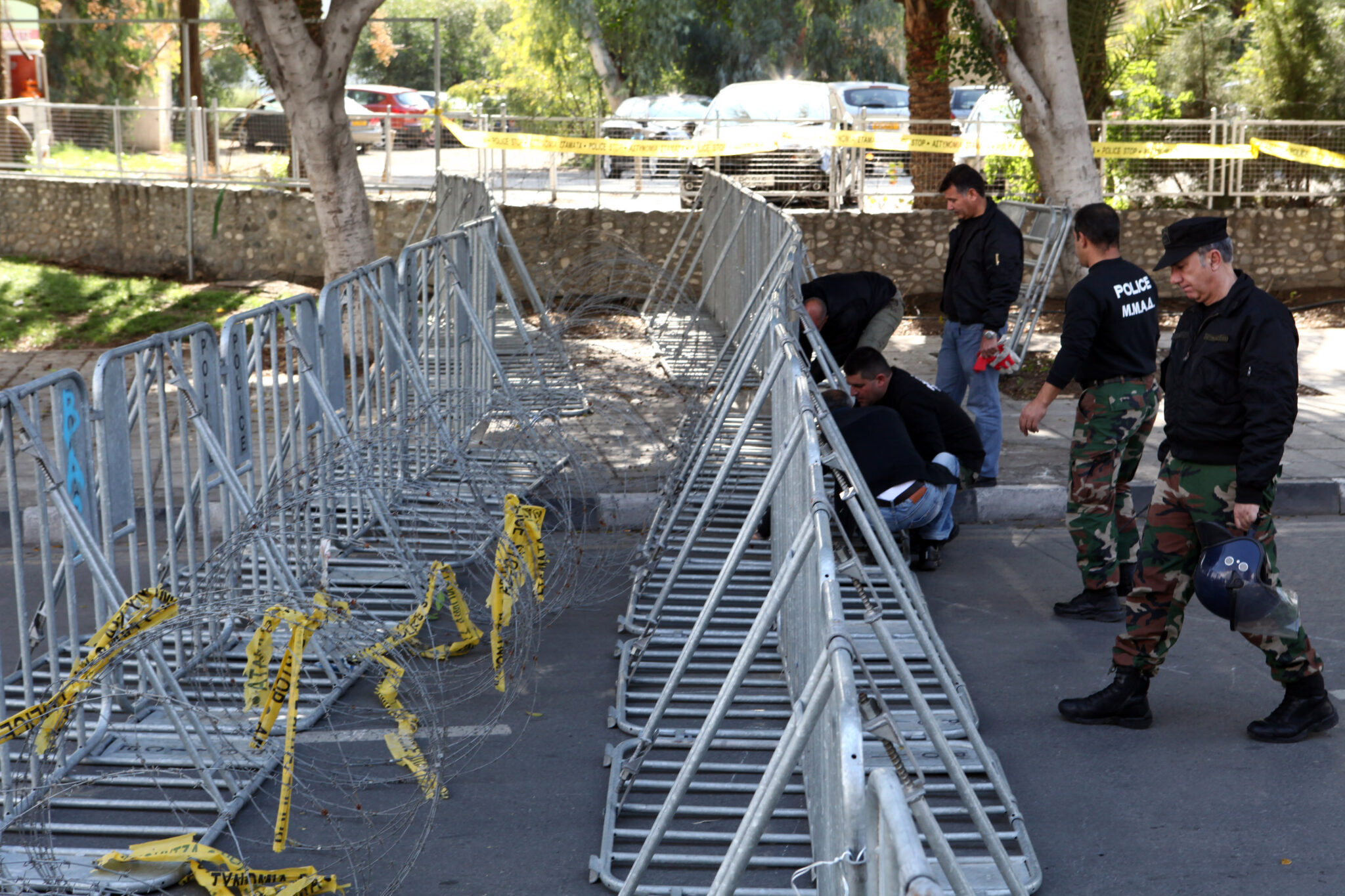 Θωρακίζουν "στόχους" γαλλικών συμφερόντων υπό τον φόβο τρομοκρατικού χτυπήματος
