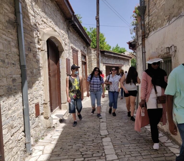 Ανησυχούν για διασπορά του κορωνοϊού στις μαθητικές εκδρομές στην Κακοπετριά