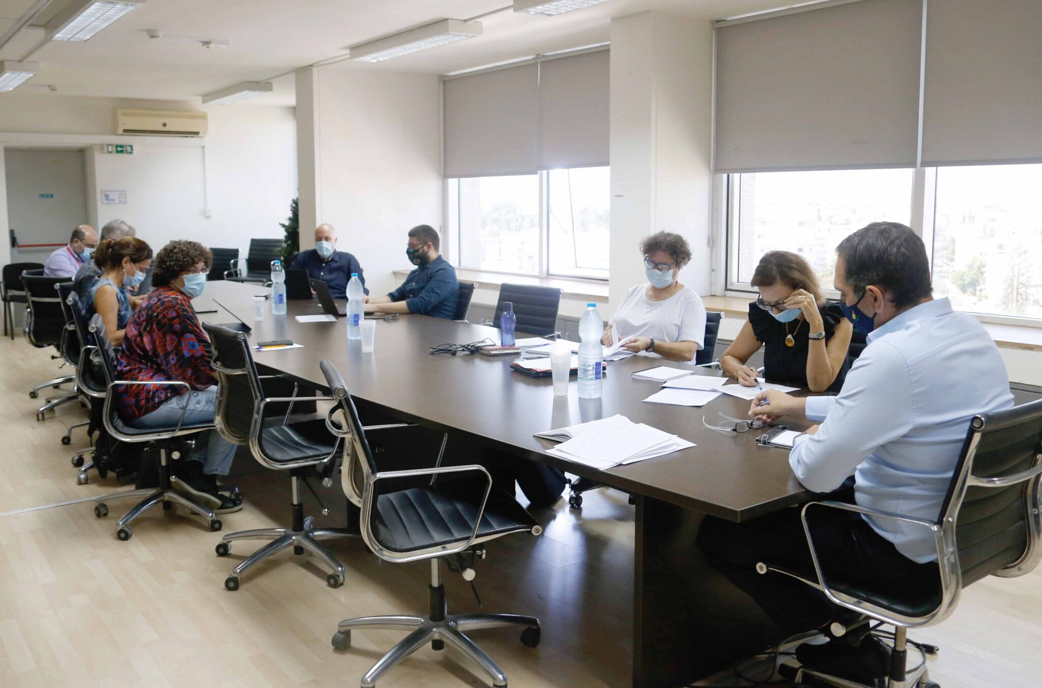 Χρήση μάσκας σε όλους τους κλειστούς χώρους με πάνω από δυο άτομα (ΒΙΝΤΕΟ)