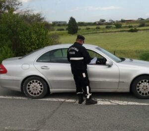 Άμεση στέρηση άδειας για τον 19χρονο που "πετούσε" σε κατοικημένη περιοχή