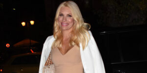 H Μενεγάκη στην πρώτη δημόσια εμφάνιση μετά το "αντίο"…σχολιάζει την τηλεόραση