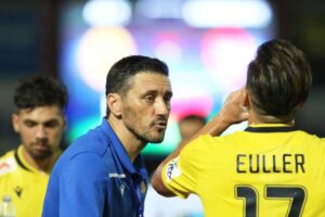 Συνεχίζει την προετοιμασία για Μακάρειο χωρίς δύο η ΑΕΛ