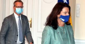 Σε καραντίνα και η ΥΠΕΞ Σουηδίας