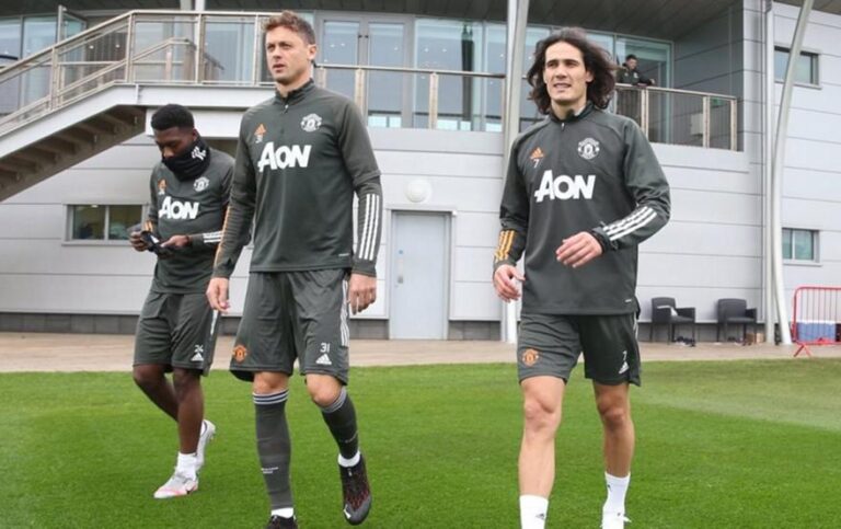 Η… πρώτη του Καβάνι με τη φανέλα της Μάντσεστερ Γιουνάιτεντ (ΒΙΝΤΕΟ)