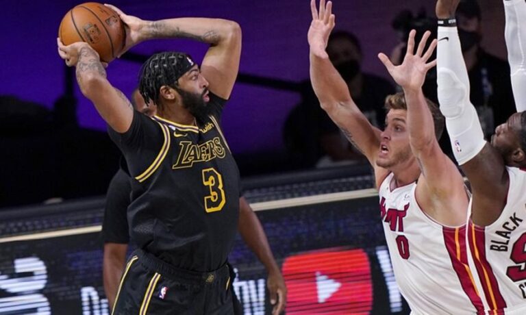 Άνετο 2-0 για Λέικερς επί των ελλιπών Χιτ