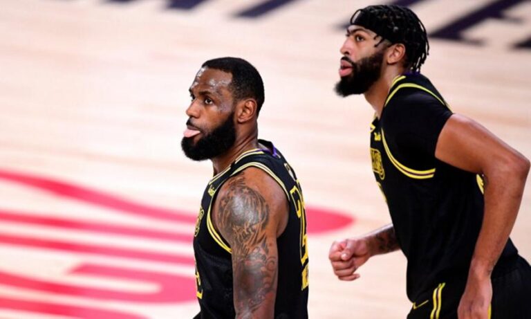 Εκνευρισμένος ο Λεμπρόν, έφυγε από το παρκέ πριν τη λήξη (BINTEO)