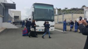 Με ναυλωμένη πτήση επαναπατρίστηκαν 105 πρόσωπα