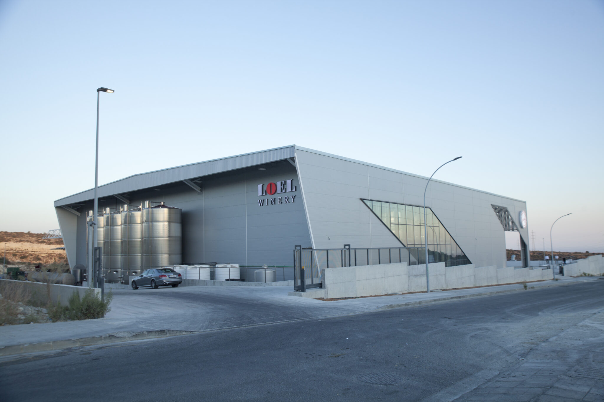 ΕΠΙΣΚΕΨΗ ΥΠΟΥΡΓΟΥ ΕΝΕΡΓΕΙΑΣ, ΕΜΠΟΡΙΟΥ ΚΑΙ ΒΙΟΜΗΧΑΝΙΑΣ   ΣΤΟ ΟΙΝΟΠΟΙΕΙΟ ΛΟΕΛ