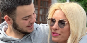 "Μεγαλύτερος θαυμαστής σου": Οι ευχές του γιου της Μενεγάκη για τα γενέθλιά της