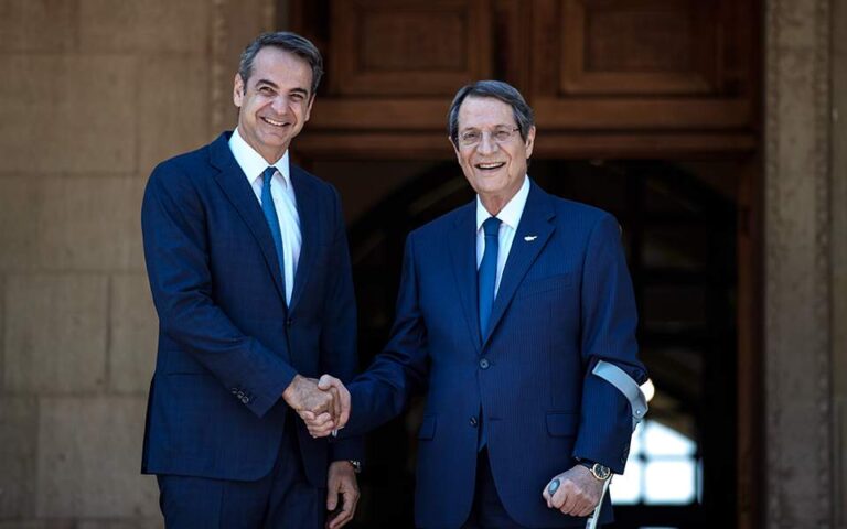 Μήνυμα Μητσοτάκη προς ΠτΔ: Η σημερινή επέτειος είναι διαφορετική