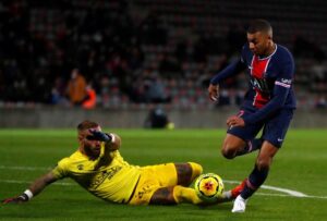 Με… σούπερ Εμπαπέ η Παρί έκανε «πάρτι» κόντρα στην Νιμ