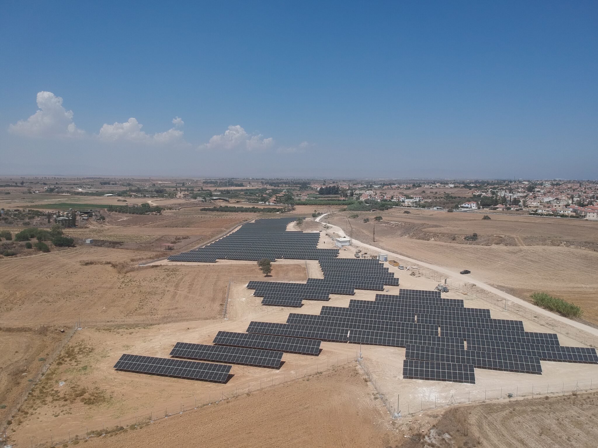 Περισσότερη παραγωγή ενέργειας από φωτοβολταικά πάρκα