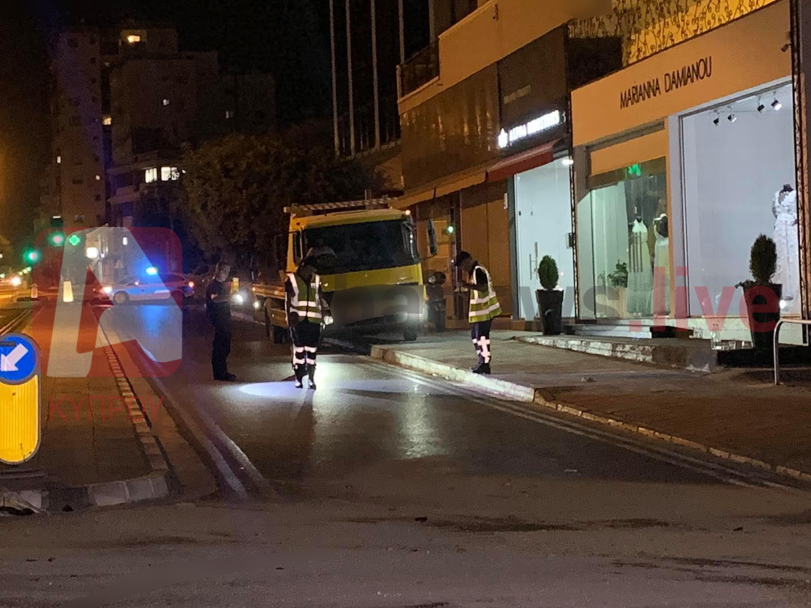 Σοβαρό τροχαίο στη Λεμεσό: Διπλοκάμπινο συγκρούστηκε με μοτοσικλέτα (ΦΩΤΟ)