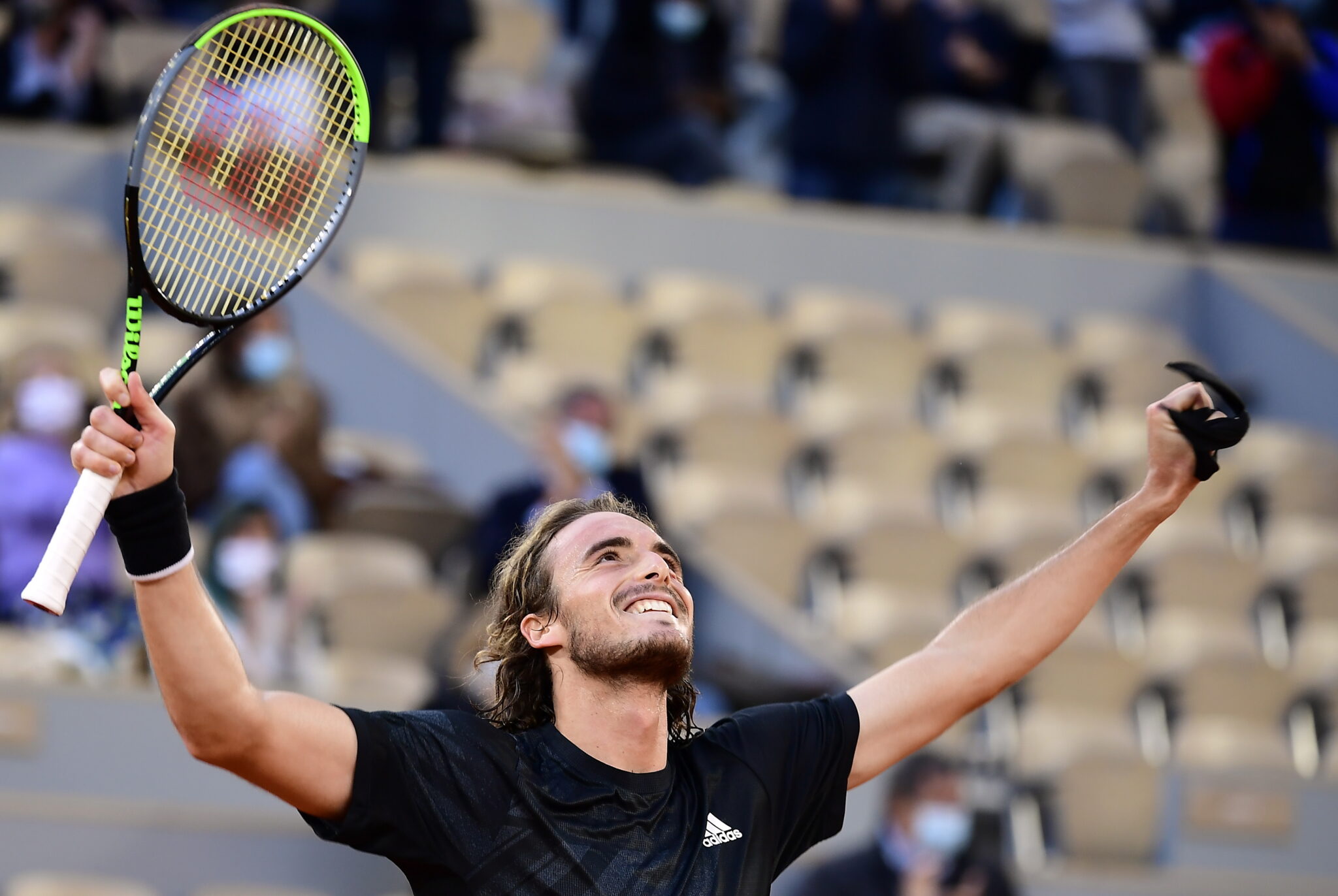 Με… φόρα στα ημιτελικά του Ρολάν Γκαρός ο Τσιτσιπάς