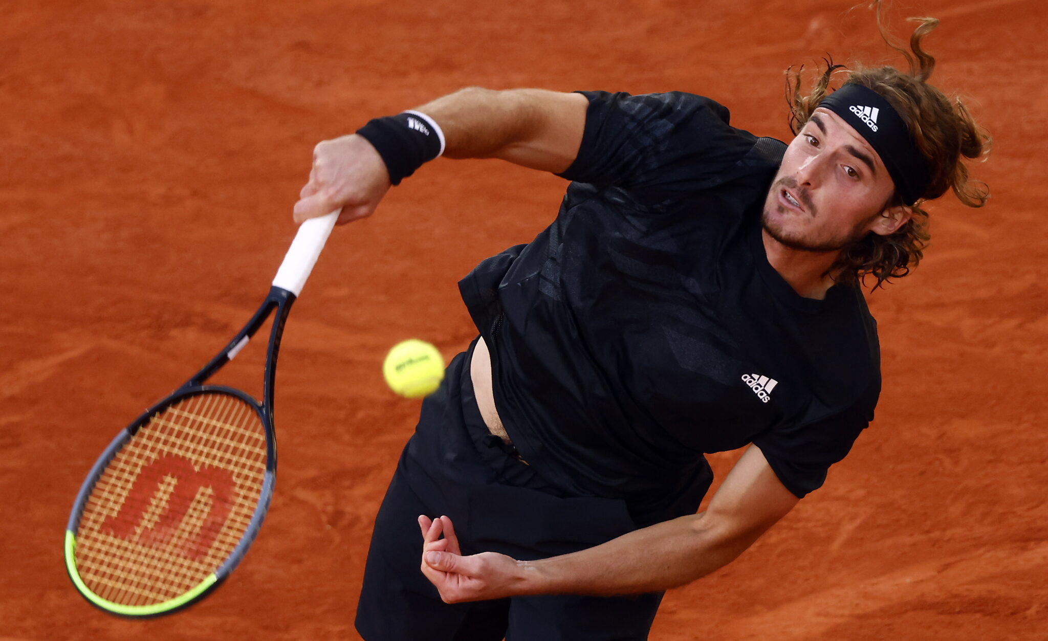 Roland Garros: Αγκαλιά με το όνειρο ο Τσιτσιπάς