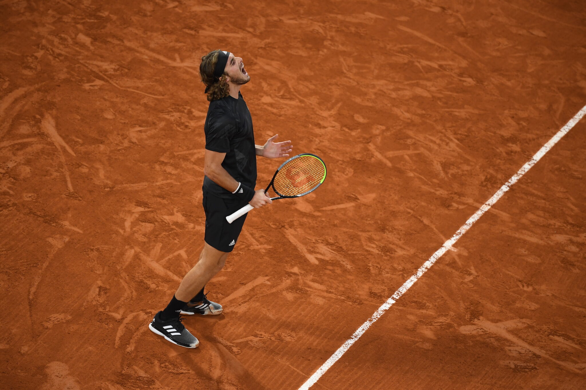 Roland Garros: Κοίταξε στα… μάτια τον Τζόκοβιτς όμως «λύγισε» ο Τσιτσιπάς