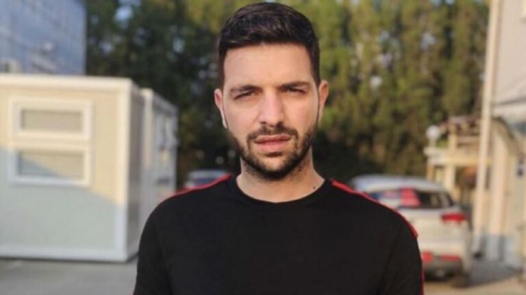 Ο Παπαθεοχάρους σε τρυφερά "τετ α τετ" με την εντυπωσιακή σύντροφό του (VID)