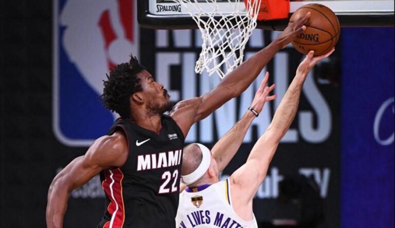 Μυθικός Μπάτλερ, κέρδισε μόνος του τους Λέικερς