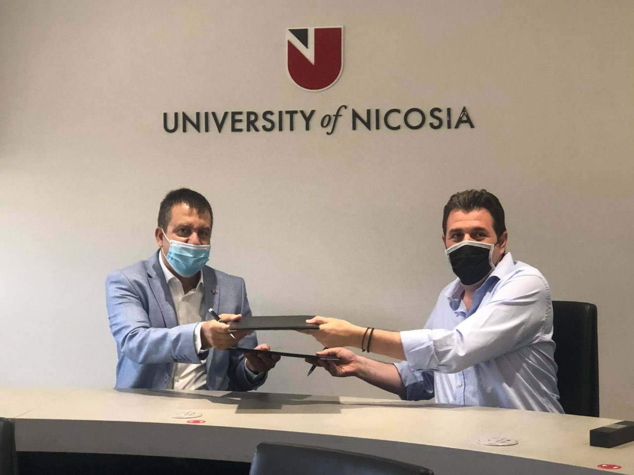 Μνημόνιο Συνεργασίας μεταξύ Πανεπιστημίου Λευκωσίας και Δήμου Στροβόλου