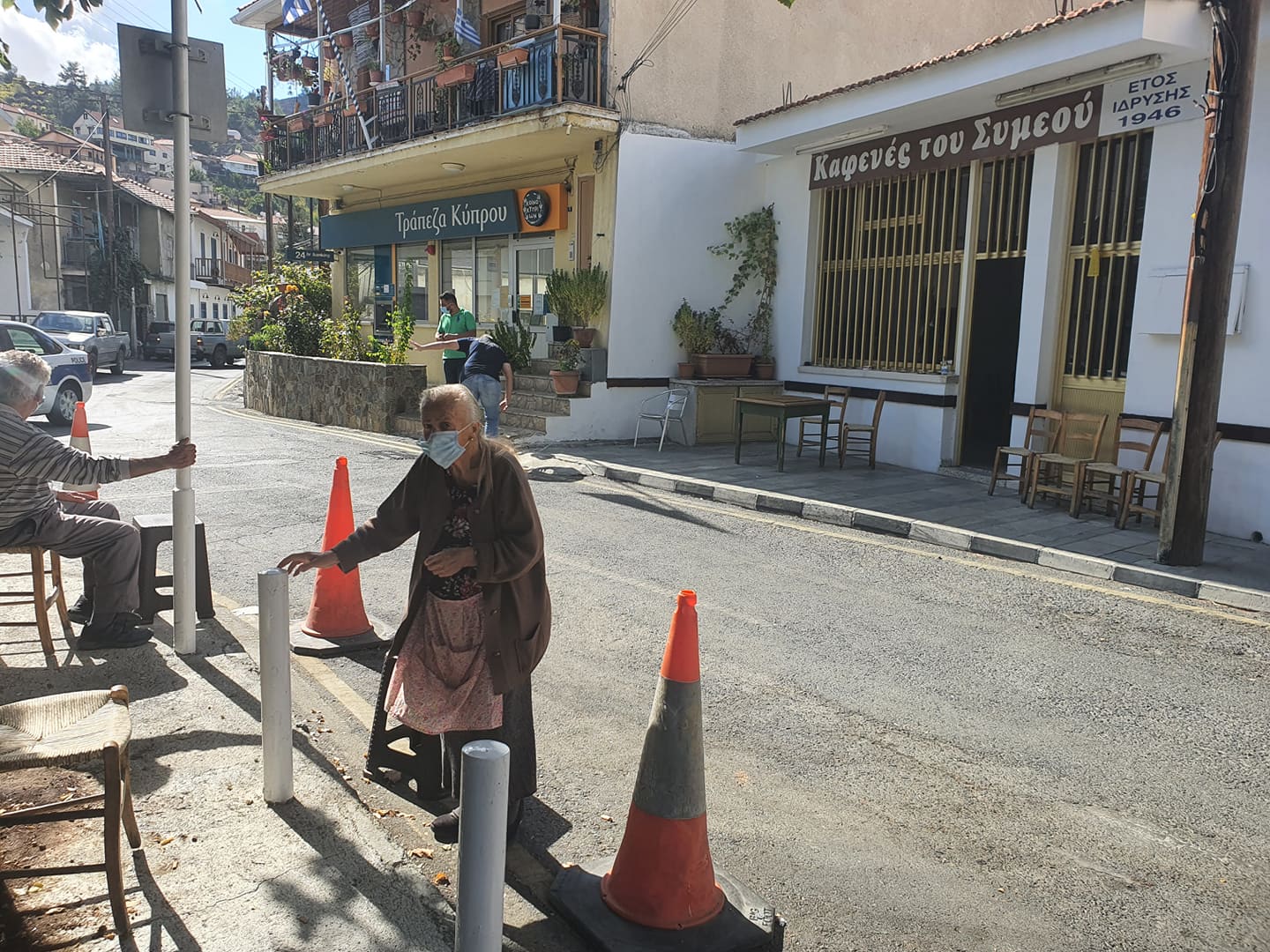 «Το ‘να χέρι νίβει τ’ άλλο» στην Κυπερούντα για να μην λείψει από κανένα τίποτα