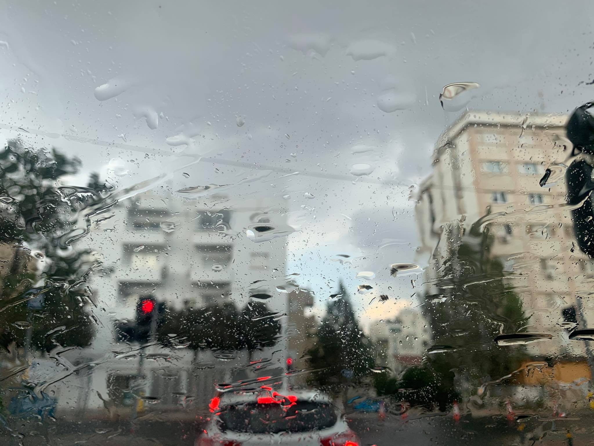 Έντονες βροχοπτώσεις στο κέντρο της Λευκωσίας (ΒΙΝΤΕΟ)