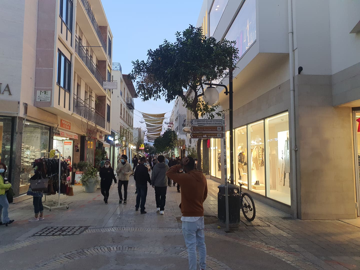 «Μουδιασμένη» η αγορά παρά την αυξημένη κίνηση ενόψει Χριστουγέννων (ΒΙΝΤΕΟ)