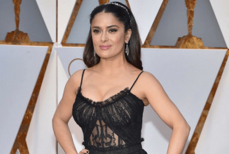 Σάλμα Χάγιεκ: Συνεχάρη τον νέο Πρόεδρο των ΗΠΑ ντυμένη ως Άγαλμα της Ελευθερίας