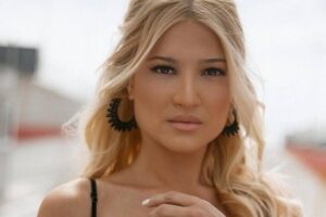 Φαίη Σκορδά: Το λαμπερό Χριστουγεννιάτικο δέντρο που στόλισε για φέτος (ΦΩΤΟ)