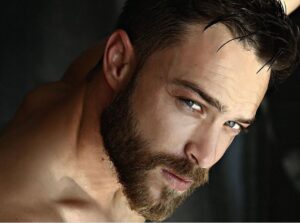 Η "πρώτη φορά" του Στέφανου Μιχαήλ στο στρατό και οι "πιπεράτες" αποκαλύψεις