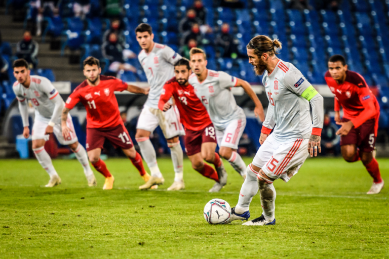 Απώλειες με δύο χαμένα πέναλτι του Ράμος για Ισπανία, νίκες για Γαλλία-Γερμανία