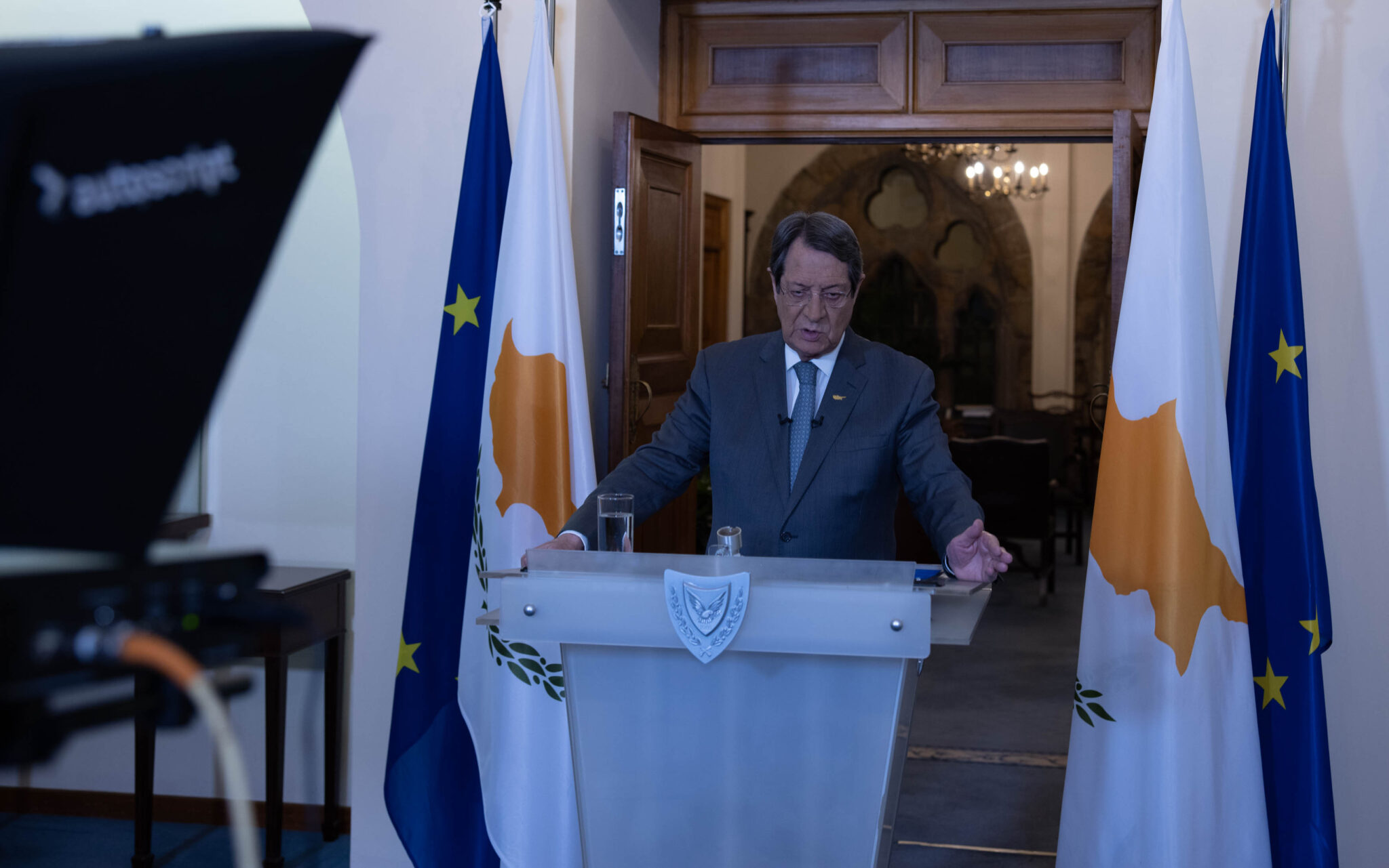 Μίλησε ως πατέρας και παππούς ο ΠτΔ και απηύθυνε δραματική έκκληση στους νέους