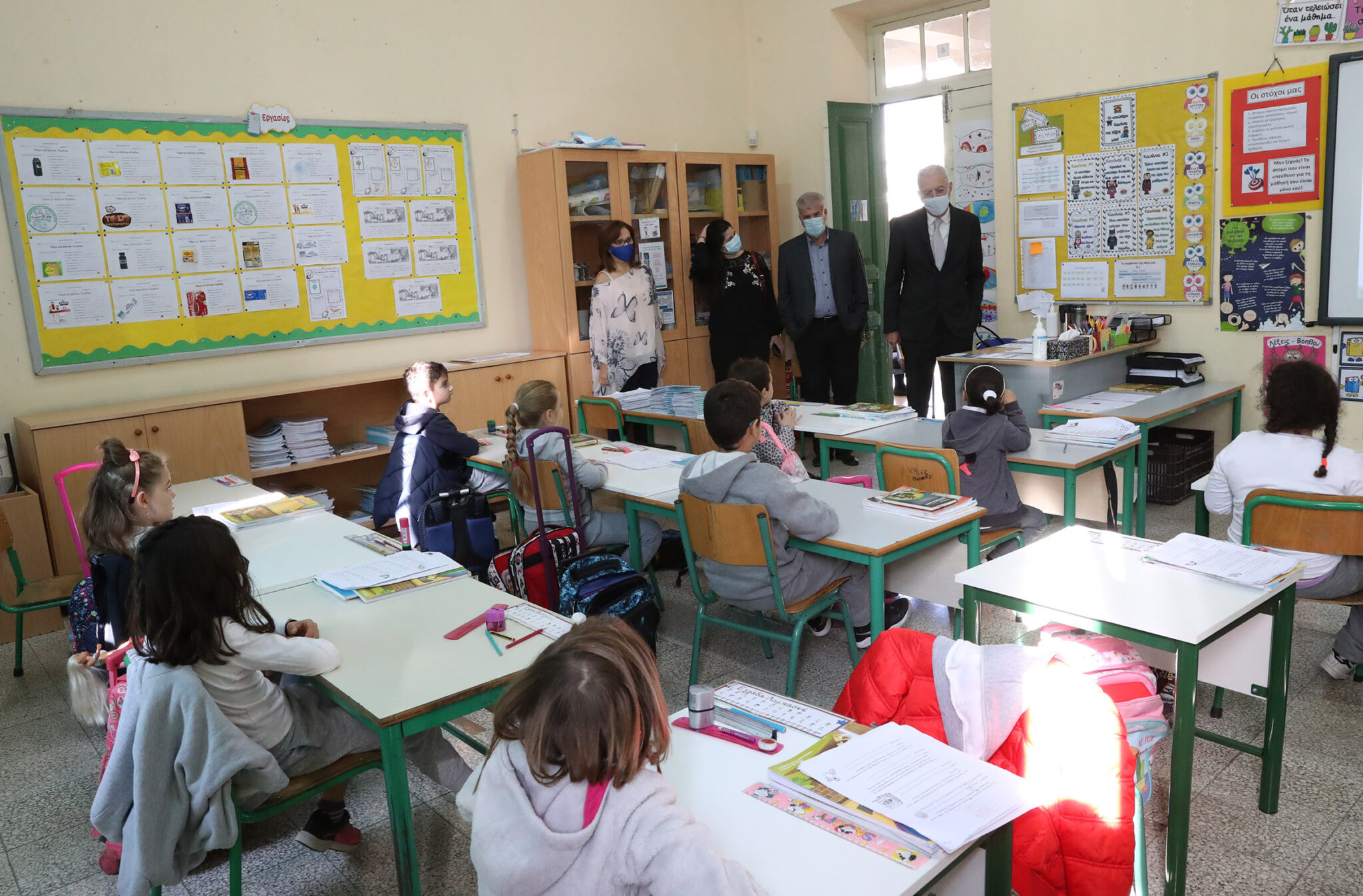 Προδρόμου: "Δεν θα αφήσουμε τα παιδιά που μένουν σπίτι χωρίς εκπαίδευση" (ΦΩΤΟ)