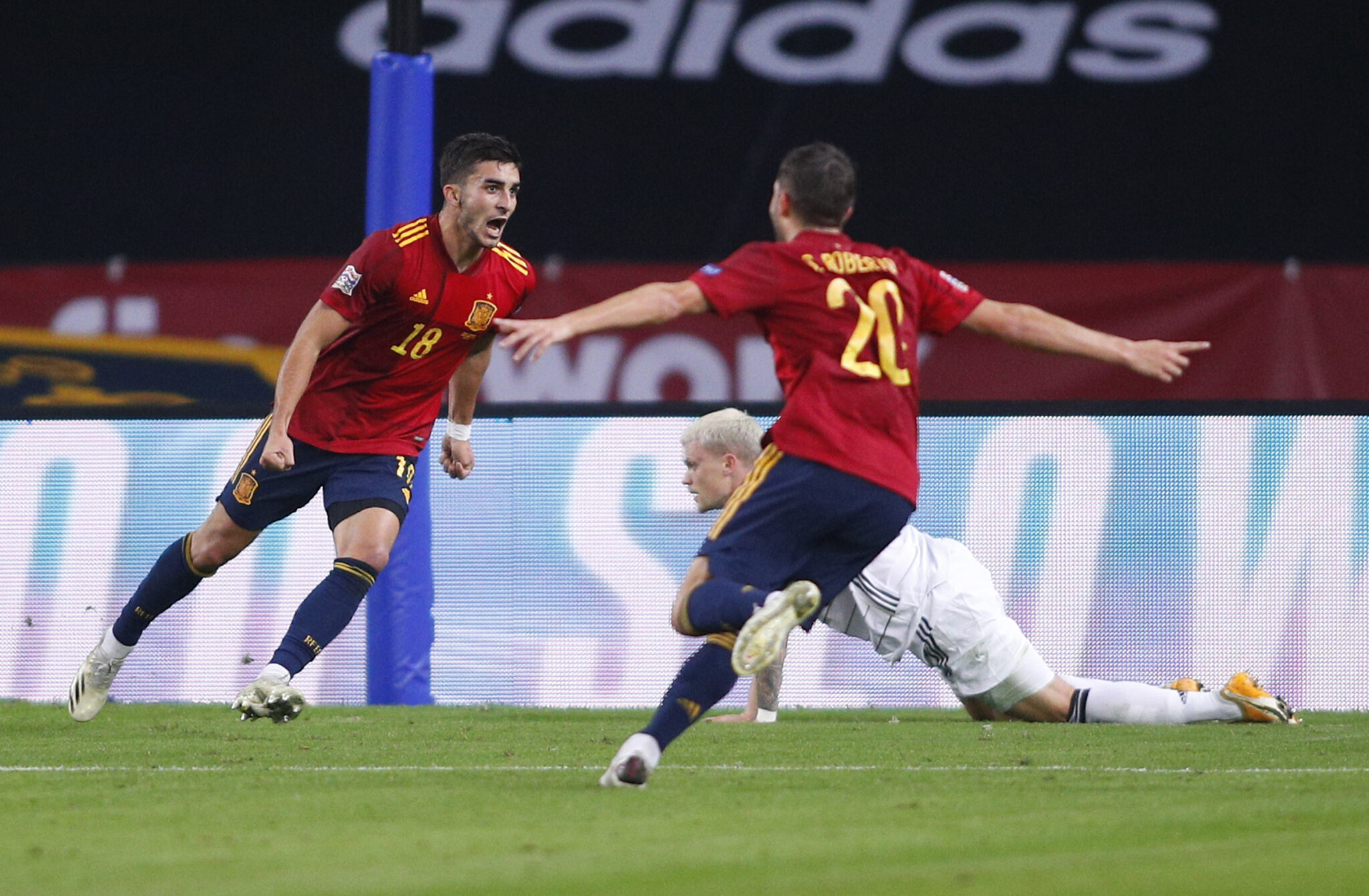 «Διέλυσε» την Γερμανία η Ισπανία, νίκες για Γαλλία και Πορτογαλία