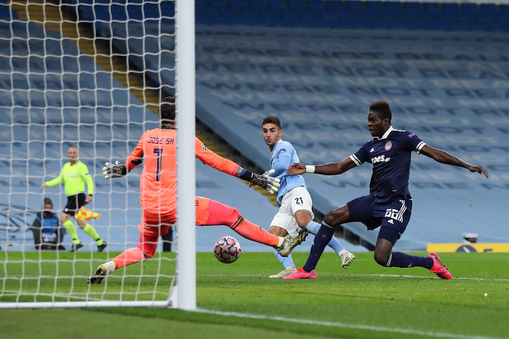 Το πάλεψε αλλά δεν τα κατάφερε ο Ολυμπιακός, νίκησε και ανάσανε η Ρεάλ