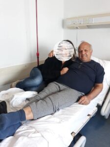 Πέρασαν χειροπέδες στον Ερντάλ ενώ περιμένει για μεταμόσχευση νεφρού