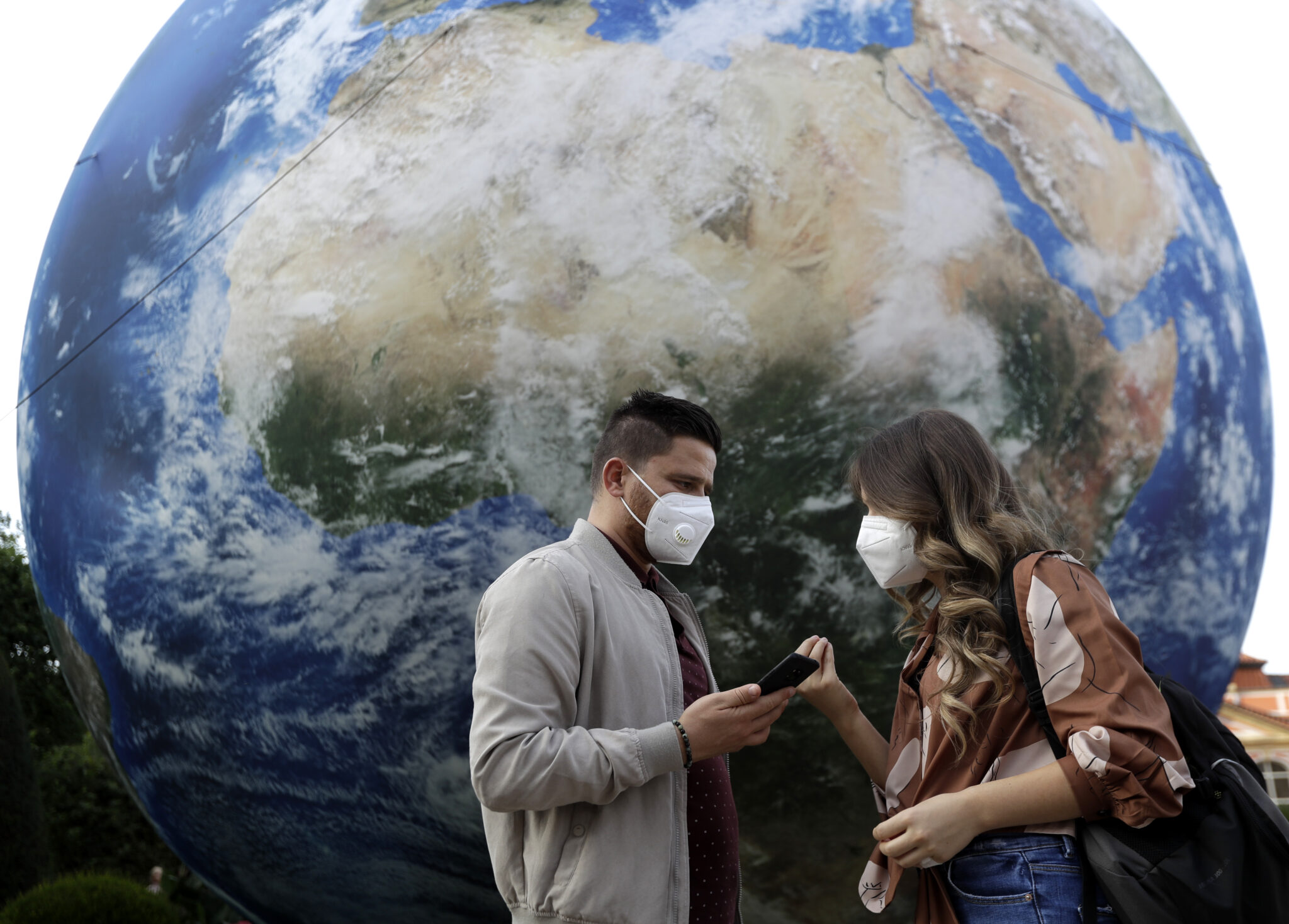 Πάνω από 62,5 εκ. περιστατικά της νόσου COVID-19 "μετρά" ο πλανήτης