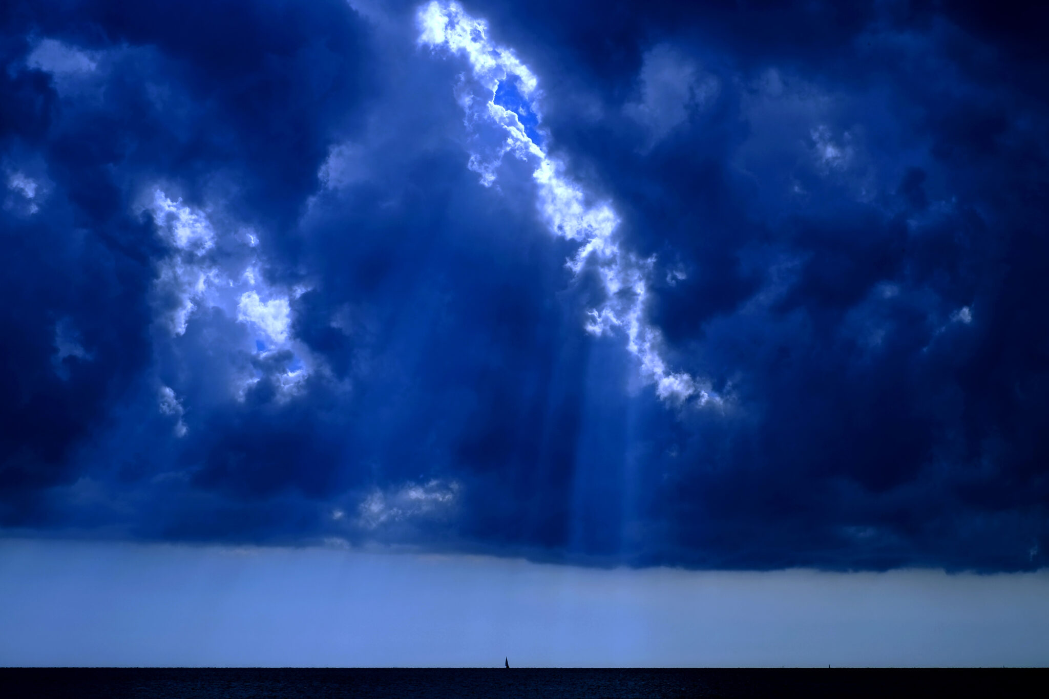 Δευτέρα με προβλήματα..Ισχυρές καταιγίδες, χαλάζι και βροχές σε όλη τη χώρα(VID)