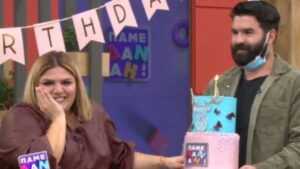 Ο σύντροφος της Μπάρκα "εισέβαλε" στο πλατό με τούρτα για να της ευχηθεί (ΦΩΤΟ)