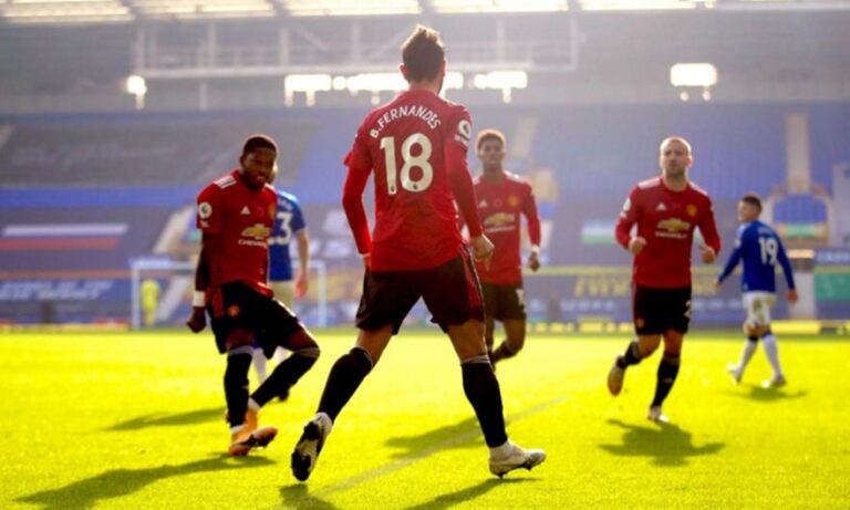 Πέρασμα της Γιουνάιτεντ από την έδρα της Έβερτον με… show Φερνάντες