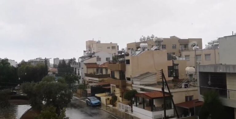 ΒΙΝΤΕΟ: Πρωτοβρόχια με έντονα φαινόμενα και προβλήματα σε Λευκωσία και Λεμεσό