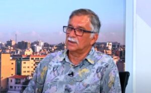 Καμπανάκι κινδύνου από Δρ. Καραγιάννη για τις συγκεντρώσεις πολιτών (ΒΙΝΤΕΟ)