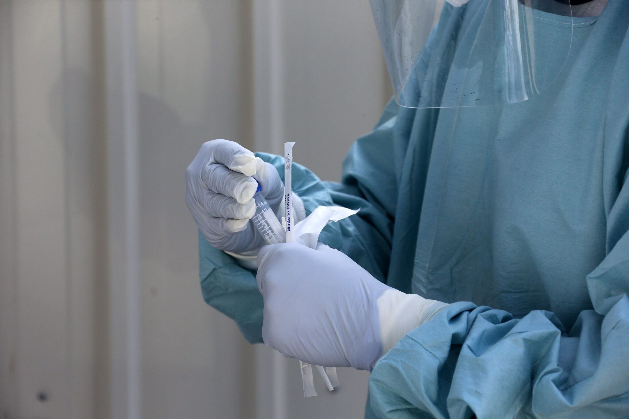 Αρχίζουν από αύριο τα δωρεάν rapid tests του Υπουργείου Υγείας