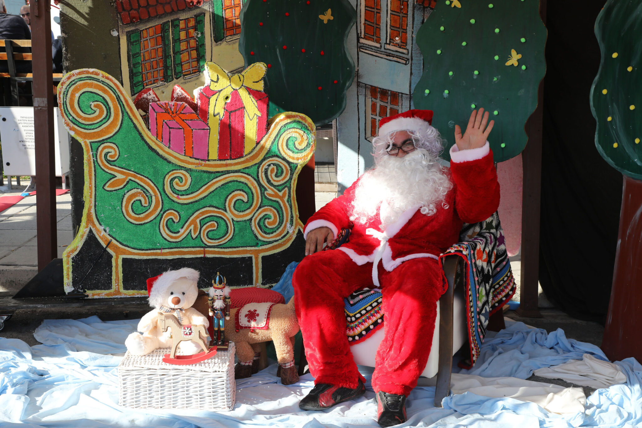 Σκέφτεσαι ότι φέτος θέλεις να στολίσεις ένα αληθινό χριστουγεννιάτικο δέντρο;