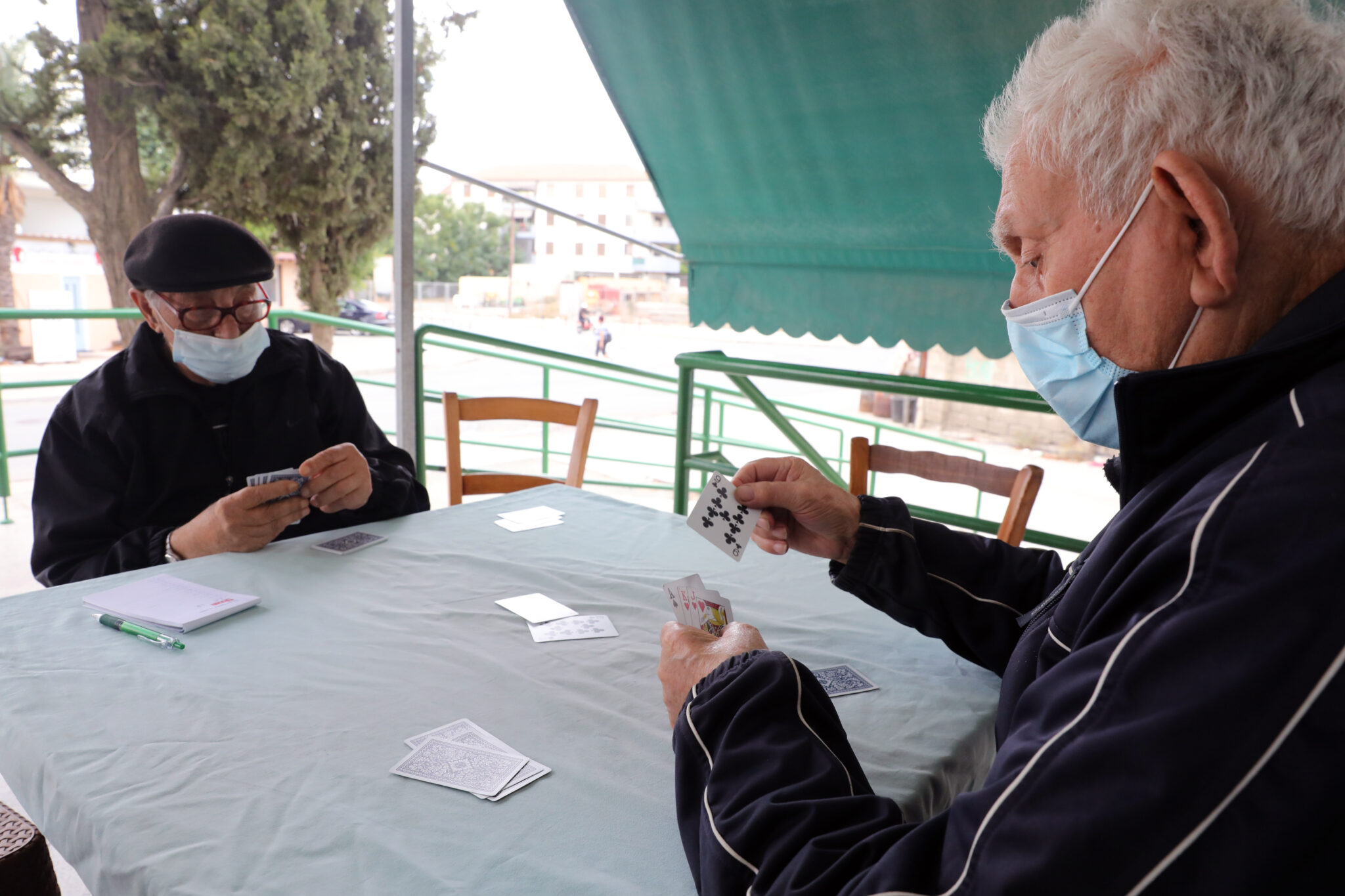 SOS από το Υπουργείο Υγείας: Προστατέψτε τους ηλικιωμένους από τον κορωνοϊό